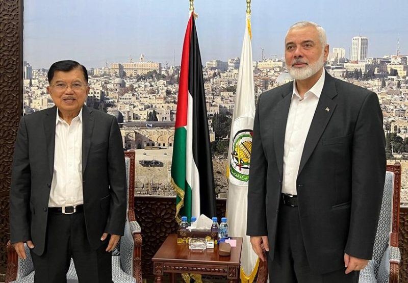 Kabar duka menyelimuti dunia internasional dengan meninggalnya Ismail Haniyeh, pemimpin Hamas yang dikenal sebagai salah satu tokoh utama dalam perjuangan Palestina.