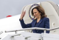 Kamala Harris, Wakil Presiden Amerika Serikat dan calon presiden potensial dalam pemilihan mendatang, baru-baru ini mengumumkan pencapaian signifikan dalam upaya kampanyenya.