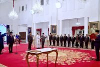 - Pada tanggal 18 Juli 2024, Presiden Joko Widodo (Jokowi) melantik tiga Wakil Menteri (Wamen) baru di Istana Negara. Namun, pelantikan ini telah menimbulkan persepsi politik yang berbeda-beda.