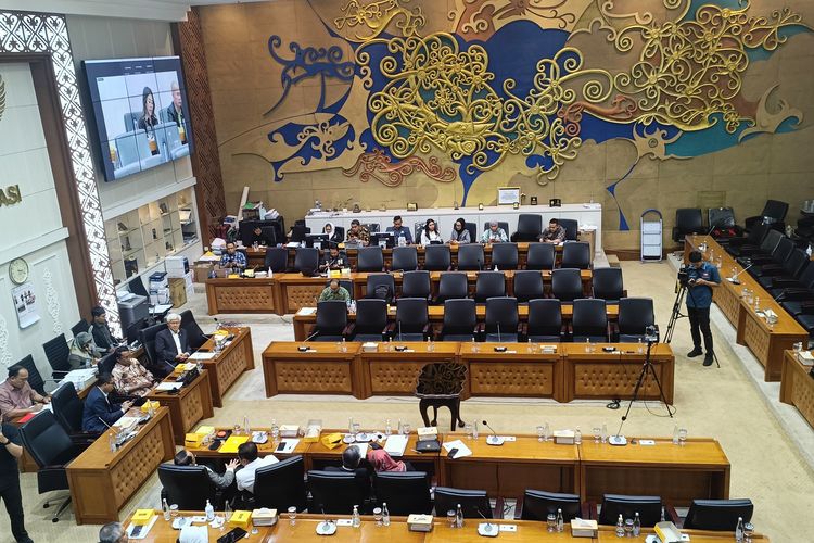 Perkumpulan rapat pleno Badan Legislasi DPR terkait pengambilan keputusan tentang dan revisi Undang-undang Dewan Pertimbangan Presiden (Wantimpres), Selasa (9/7/2024).