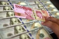 Rupiah melemah terhadap dolar Amerika Serikat (AS) pada hari Kamis, 18 Juli 2024, seiring dengan pelantikan tiga wakil menteri baru.