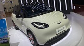 pameran Gaikindo Indonesia International Auto Show (GIIAS) 2024, terdapat beberapa mobil listrik dengan harga yang terjangkau.