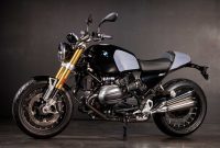 BMW Motorrad telah resmi meluncurkan motor terbaru mereka, BMW R12 nineT, yang menggabungkan desain retro klasik dengan teknologi modern terkini.