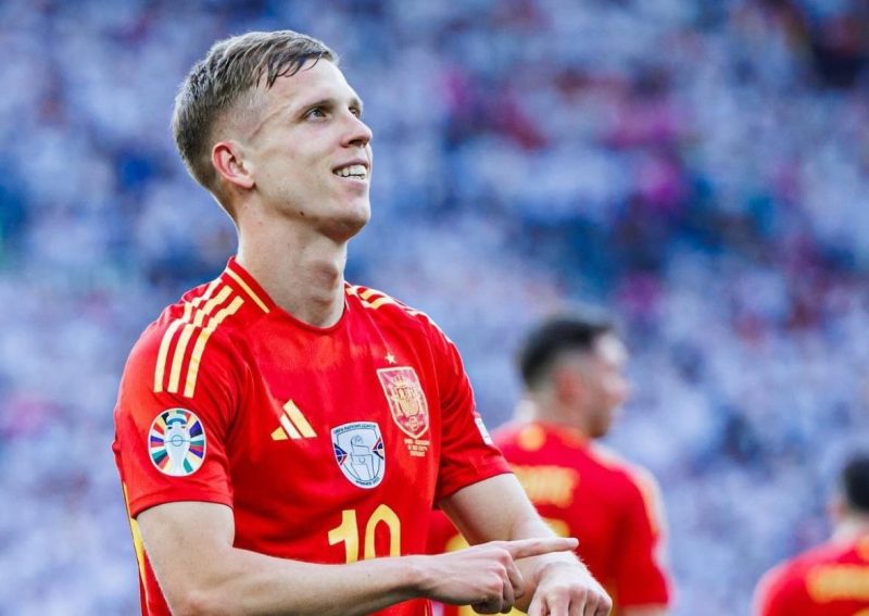 Dani Olmo dikabarkan akan segera bergabung dengan FC Barcelona