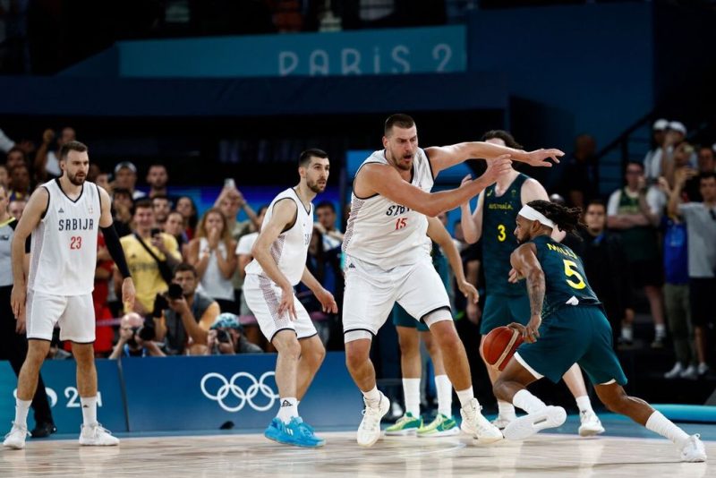 Tim basket Amerika Serikat (AS) kembali menunjukkan dominasi mereka di panggung Olimpiade setelah melaju ke semifinal dengan performa yang sangat mengesankan.