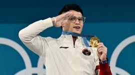 Rizki Juniansyah, atlet muda Indonesia, berhasil mencatatkan prestasi luar biasa di Olimpiade Paris 2024.