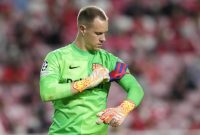 Marc-André ter Stegen, penjaga gawang andalan FC Barcelona, resmi diumumkan sebagai kapten utama tim untuk musim 2024-2025.