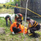 Sebuah penemuan mengejutkan terjadi di Tasikmalaya, Jawa Barat, ketika seorang warga menemukan mayat terbungkus karung di tepi sungai.