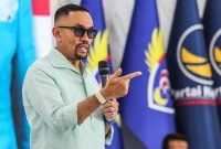 Ahmad Sahroni, anggota DPR RI dari Partai NasDem, resmi ditunjuk sebagai Ketua Tim Pemenangan untuk pasangan calon gubernur Ridwan Kamil dan calon wakil gubernur Suswono dalam pemilihan gubernur mendatang.