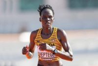 Dunia olahraga, khususnya atletik, berduka dengan berita tragis dari Uganda. Rebecca Cheptegei, atlet Olimpiade asal Uganda yang terkenal karena prestasinya di arena internasional, dilaporkan meninggal dunia setelah mengalami serangan brutal dari pacarnya sendiri.