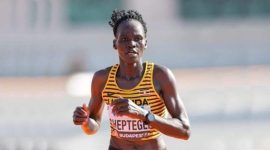 Dunia olahraga, khususnya atletik, berduka dengan berita tragis dari Uganda. Rebecca Cheptegei, atlet Olimpiade asal Uganda yang terkenal karena prestasinya di arena internasional, dilaporkan meninggal dunia setelah mengalami serangan brutal dari pacarnya sendiri.