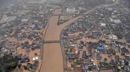 Jepang kembali dilanda bencana alam ketika banjir bandang menerjang beberapa wilayah di negara tersebut pada Minggu pagi.