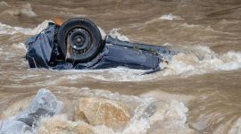 Banjir besar yang melanda wilayah Polandia dan Rumania dalam beberapa hari terakhir telah menyebabkan 22 orang tewas dan merusak ribuan rumah.