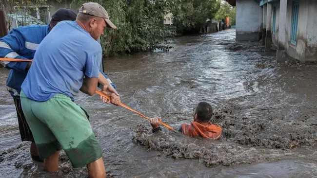 Banjir hebat melanda Eropa Tengah hari ini, menimbulkan dampak yang luas dan merusak di berbagai negara, dengan Rumania sebagai salah satu wilayah yang paling parah terkena dampak.