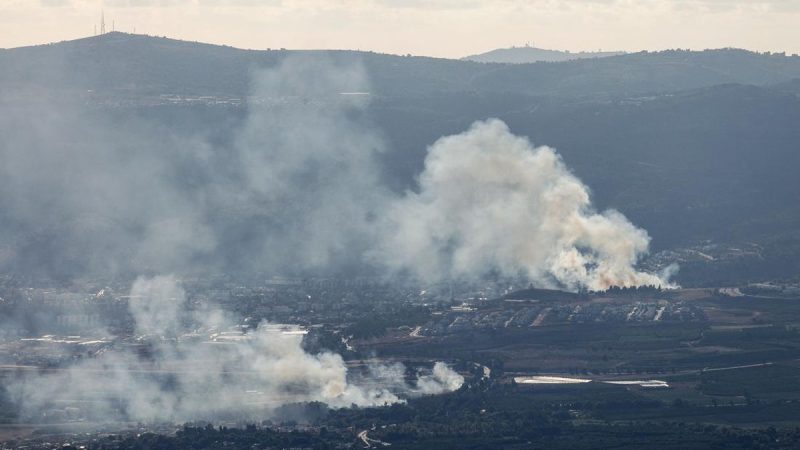 Hizbullah melancarkan serangan roket ke wilayah utara Israel.