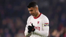 Manchester United saat ini tengah mempertimbangkan untuk menjual gelandang andalannya, Casemiro, dengan opsi destinasi yang mencakup Turkiye dan Arab Saudi.