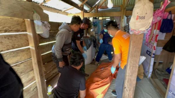 Tragis, sebuah pasangan suami istri ditemukan tewas di rumah mereka di Kolaka, Sulawesi Tenggara, pagi ini.