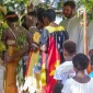 Paus Fransiskus melakukan kunjungan bersejarah ke kota terpencil di Papua Nugini hari ini, menandai salah satu perjalanan paling signifikan dalam rangkaian perjalanan pastoralnya.