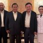 Malam ini, suasana diplomasi non-formal terasa hangat di Jakarta saat Menteri Pertahanan Republik Indonesia, Prabowo Subianto, didampingi oleh putranya, Didit Hediprasetyo, mengadakan makan malam bersama mantan Perdana Menteri Thailand, Thaksin Shinawatra.