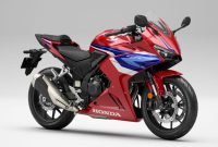 Di tengah persaingan ketat di pasar sepeda motor sport kelas menengah, Honda melangkah dengan penuh percaya diri dengan peluncuran model terbaru mereka, CBR400R Four.