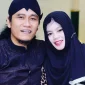 Foto : Gus miftah dan sang istri ning astuti