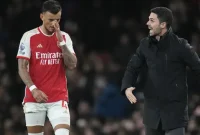 Arsenal mengalami kekecewaan setelah gagal meraih kemenangan yang dapat mengantarkan mereka ke puncak klasemen Liga Inggris.