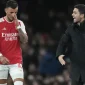 Arsenal mengalami kekecewaan setelah gagal meraih kemenangan yang dapat mengantarkan mereka ke puncak klasemen Liga Inggris.