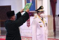 Komisi Pemberantasan Korupsi (KPK) resmi menetapkan Gubernur Kalimantan Selatan, Sahbirin Noor, sebagai tersangka dalam kasus suap.