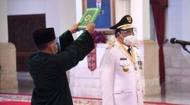 Komisi Pemberantasan Korupsi (KPK) resmi menetapkan Gubernur Kalimantan Selatan, Sahbirin Noor, sebagai tersangka dalam kasus suap.