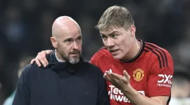 Manajemen Manchester United mengumumkan bahwa mereka tetap memberikan dukungan penuh kepada pelatih Erik ten Hag.