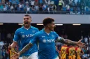 Napoli berhasil mempertahankan posisi teratas klasemen Serie A setelah meraih kemenangan tipis 1-0 atas Lecce dalam laga yang berlangsung di Stadio Via del Mare.