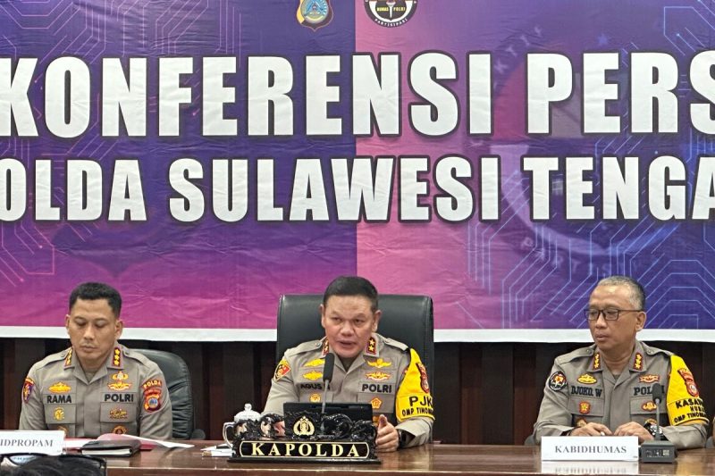 Dua oknum polisi di Palu diduga terlibat dalam penganiayaan seorang tahanan yang berujung pada kematian.