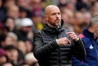 Erik ten Hag, manajer Manchester United, bertekad untuk tetap fokus pada pertandingan mendatang melawan Brentford, meskipun spekulasi mengenai pemecatannya semakin menguat.