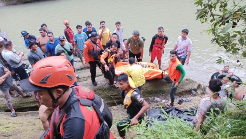 Proses Mengevakuasi 2 tim Sar Yang Gugur