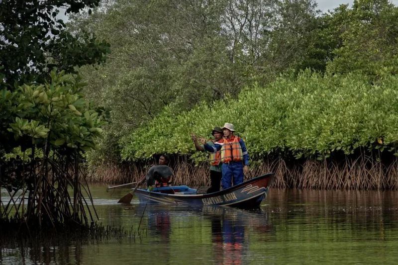 Kawasan konservasi tidak hanya berfungsi sebagai tempat perlindungan bagi flora dan fauna