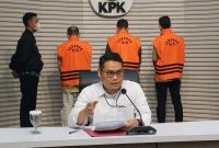 Komisi Pemberantasan Korupsi (KPK) kembali menunjukkan ketegasannya dalam memberantas tindak pidana korupsi.