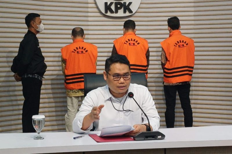 Komisi Pemberantasan Korupsi (KPK) kembali menunjukkan ketegasannya dalam memberantas tindak pidana korupsi.