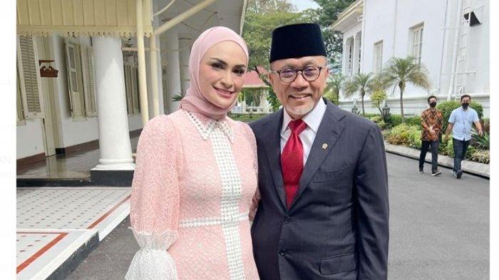 Futri Zulya Savitri, yang kini dikenal sebagai Putri Zulkifli Hasan, mengumumkan rencananya untuk menikah lagi di akhir tahun ini