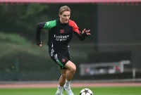 Martin Ødegaard, kapten Arsenal, akhirnya kembali menjalani latihan penuh bersama tim utama.