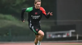 Martin Ødegaard, kapten Arsenal, akhirnya kembali menjalani latihan penuh bersama tim utama.