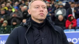 Leicester City secara resmi mengakhiri hubungan kerja dengan Steve Cooper sebagai pelatih kepala. Keputusan ini diambil setelah performa tim yang mengecewakan di awal musim Premier League 2024/2025.