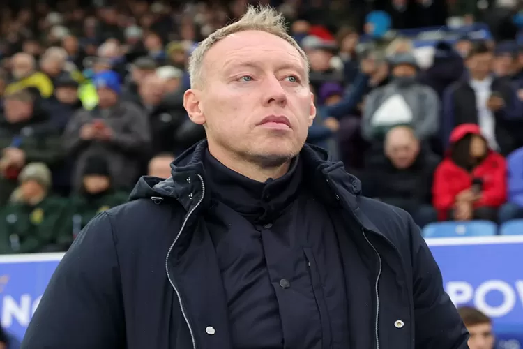 Leicester City secara resmi mengakhiri hubungan kerja dengan Steve Cooper sebagai pelatih kepala. Keputusan ini diambil setelah performa tim yang mengecewakan di awal musim Premier League 2024/2025.