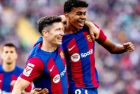 Barcelona menerima kabar buruk setelah striker utama mereka, Robert Lewandowski, dan pemain muda berbakat Lamine Yamal dipastikan harus menepi selama sekitar satu pekan akibat cedera.