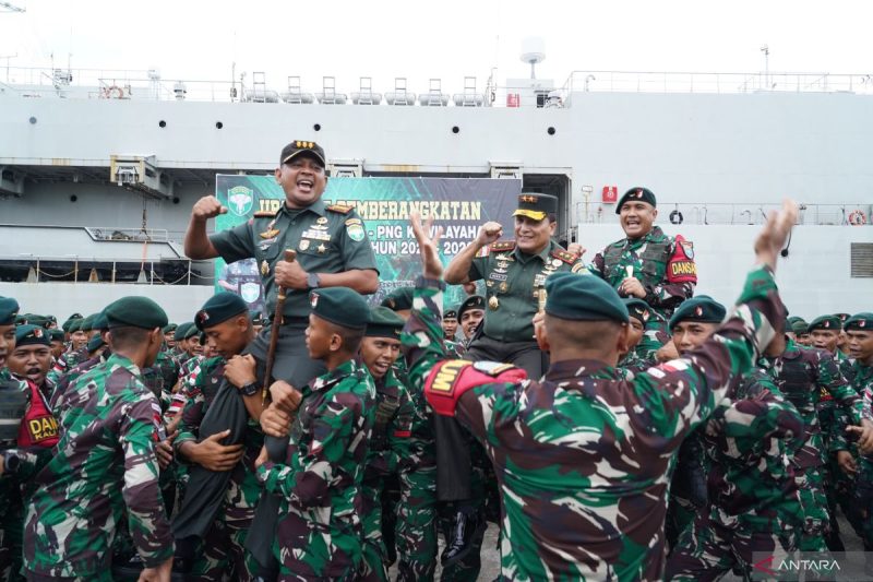 Panglima Komando Daerah Militer (Pangdam) Iskandar Muda (IM), Mayjen TNI Agus Subiyanto, hari ini secara resmi melepas 450 prajurit TNI yang tergabung dalam Satgas Pamtas RI-PNG.