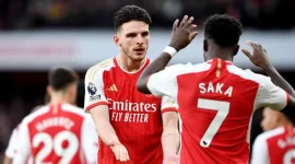 Pelatih Arsenal, Mikel Arteta, mengungkapkan kekhawatirannya terhadap kondisi dua pemain kunci, Bukayo Saka dan Declan Rice, menjelang pertandingan penting di Liga Premier.