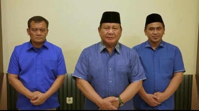 Presiden Prabowo Subianto baru-baru ini mendukung pasangan calon gubernur dan wakil gubernur Jawa Tengah, Ahmad Luthfi dan Taj Yasin, melalui sebuah video kampanye.