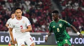 Timnas Indonesia mencatat keunggulan sementara 1-0 atas Arab Saudi di babak pertama pertandingan Kualifikasi Piala Dunia 2026 yang berlangsung di Stadion King Abdullah Sports City, Jeddah, Selasa (19/11/2024).