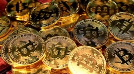 Dalam perkembangan yang mengguncang pasar cryptocurrency, Bitcoin, mata uang digital terpopuler di dunia, baru-baru ini mencapai rekor tertinggi dengan harga yang tembus hingga Rp 1,5 miliar per keping.