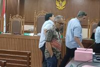 Kasus dugaan korupsi yang melibatkan industri timah di Indonesia, dengan nilai mencapai Rp 300 triliun, telah menjadi sorotan publik dan media.