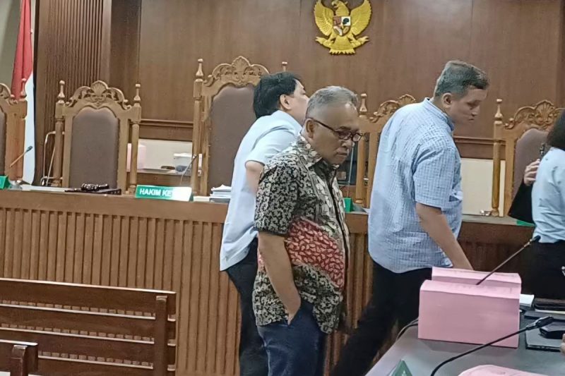 Kasus dugaan korupsi yang melibatkan industri timah di Indonesia, dengan nilai mencapai Rp 300 triliun, telah menjadi sorotan publik dan media.